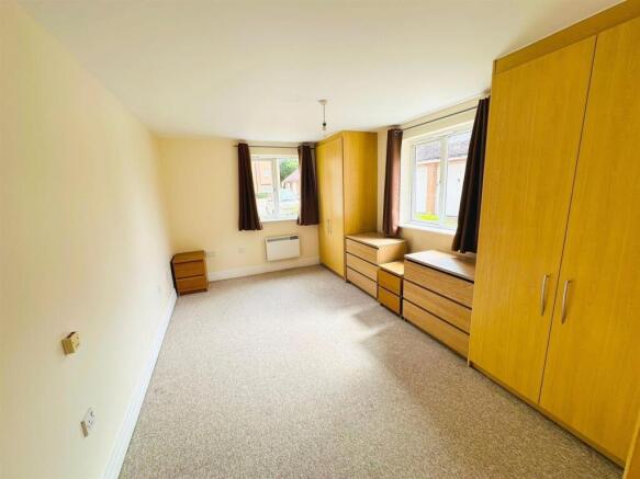 Bedroom 1.jpg