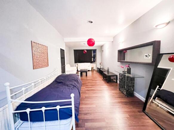 Gantshill Crescent IG2
