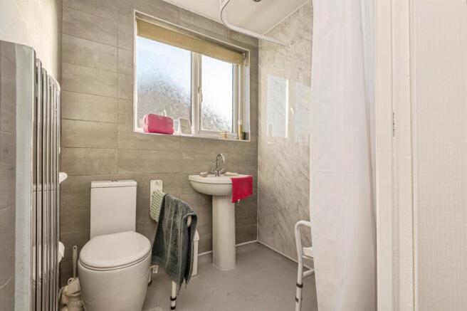 2 bed Semi-Detached Bungalow for sale Image 11