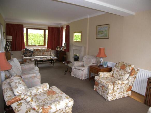 FULL DEPTH LOUNGE