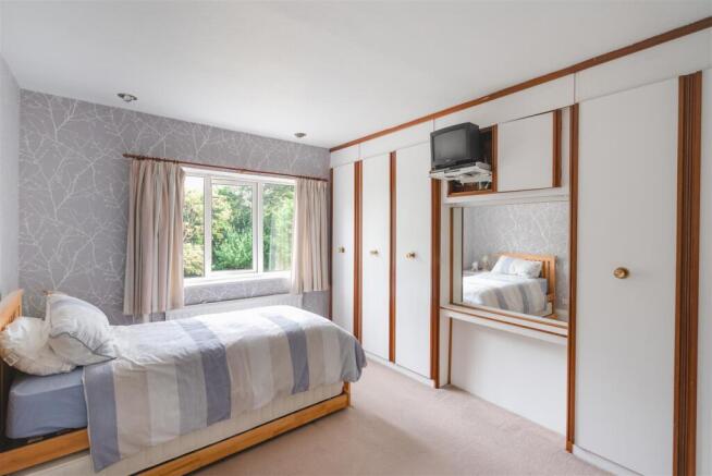 3 bed Semi-Detached for sale Image 10