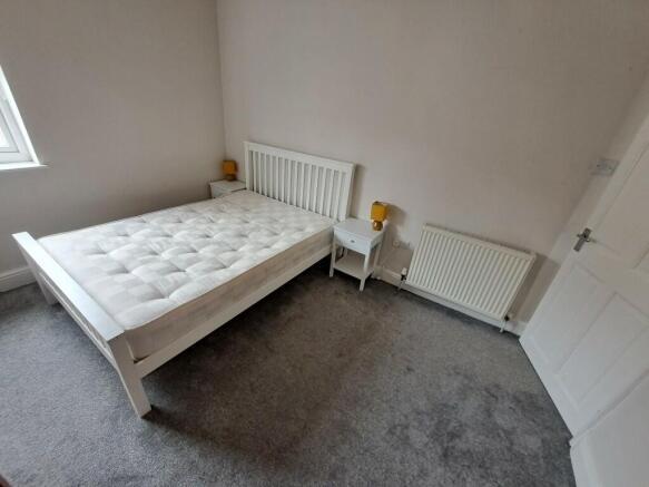 2 bed Terraced to rent Image 9