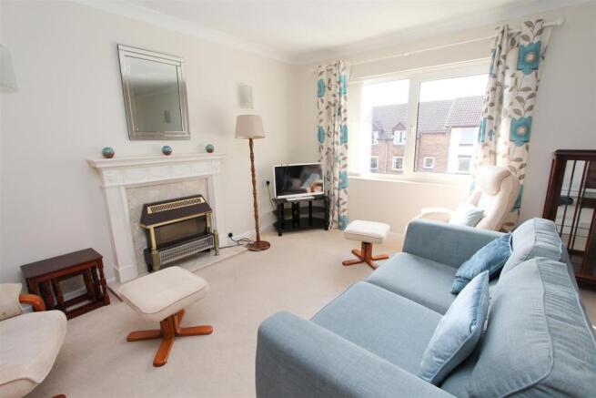 LIVING ROOM 1.jpg