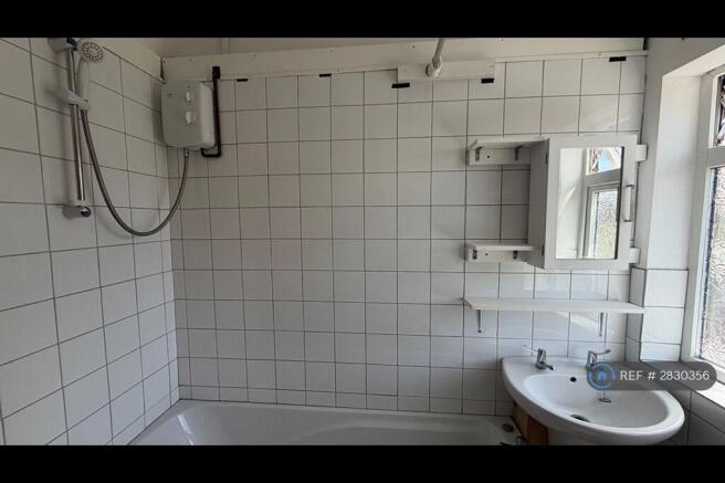 3 bed Terraced to rent Image 11