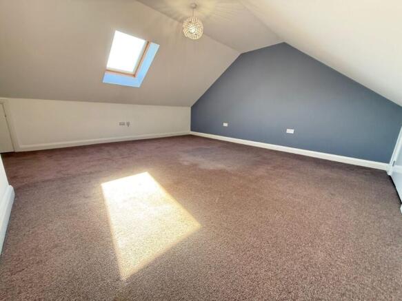 3 bed Semi-Detached for sale Image 8