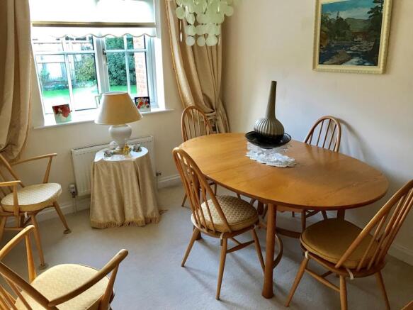 Dining room/bedroom