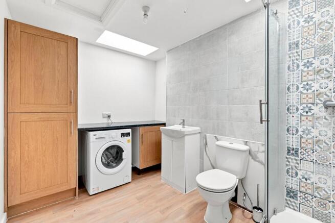 3 bed Semi-Detached to rent Image 10