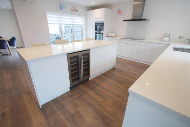 kitchen1.jpg