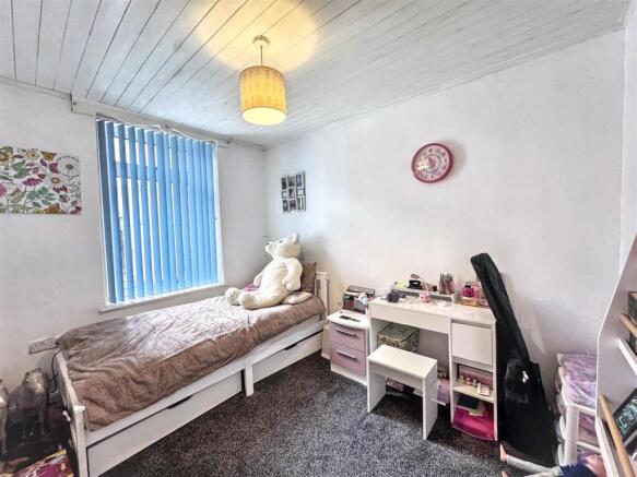 2 bed Terraced for sale Image 7
