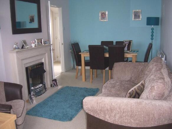 Lounge/dining rm