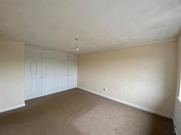4 ashwin main bed.jpg