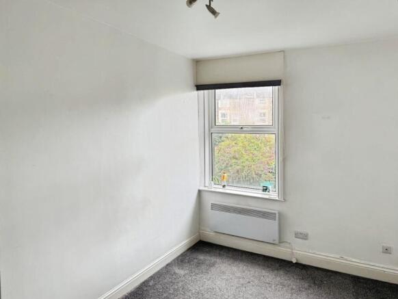 1 bed Flat to rent Image 4
