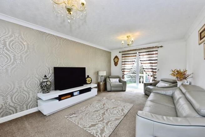 4 bed Detached for sale Image 4