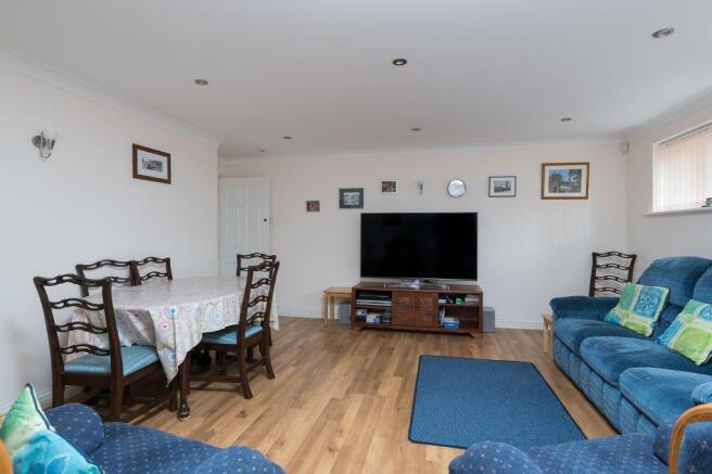 Living/dining room
