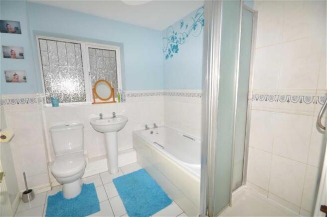 FAMILY BATHROOM