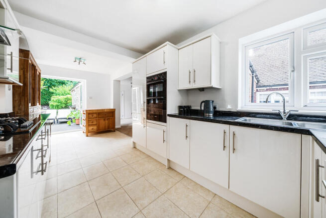 1309986-1-6851386...