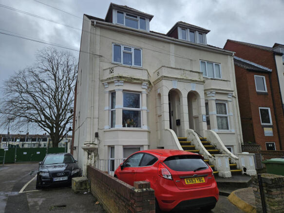 Two bedroom apartment with private garden