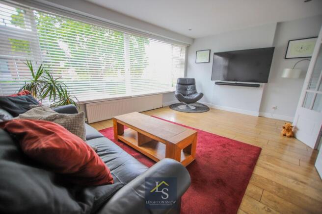 Newquay Drive, Bramhall, SK7 photo 4