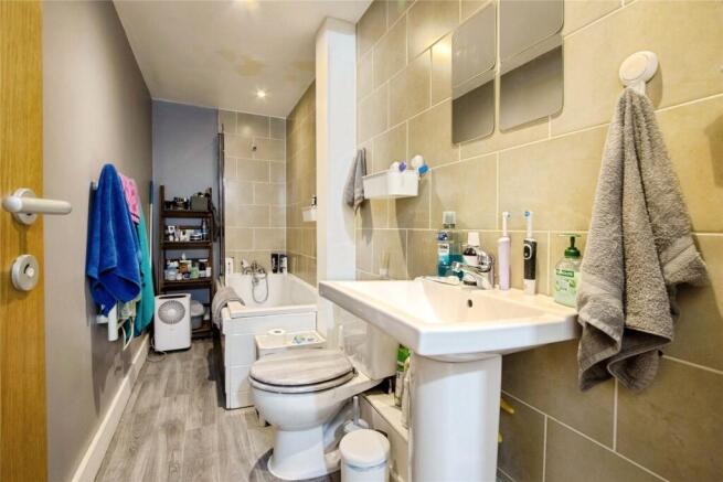 2 bed Flat for sale Image 10