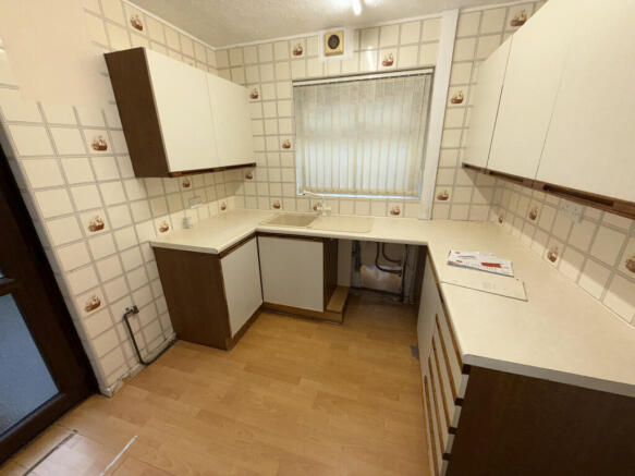 3 bed Semi-Detached to rent Image 11