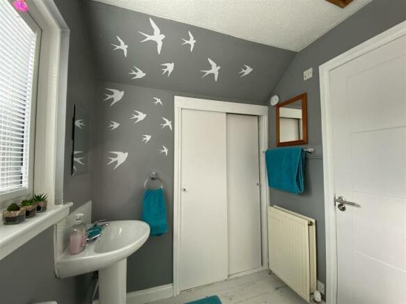 BATHROOM 2.JPG
