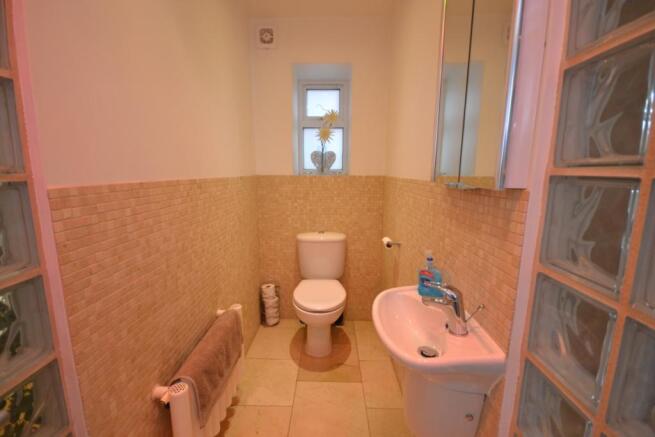 Cloakroom/WC