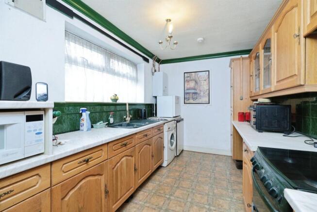 Charlock Way, Watford photo 4