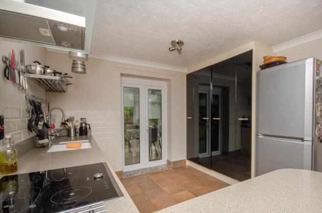 Kitchen pic 3.jpg