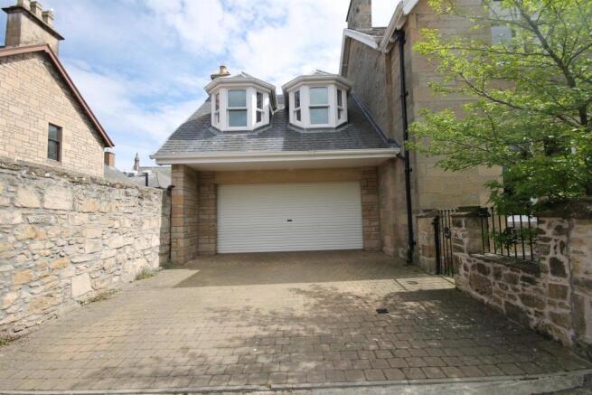 DOUBLE GARAGE