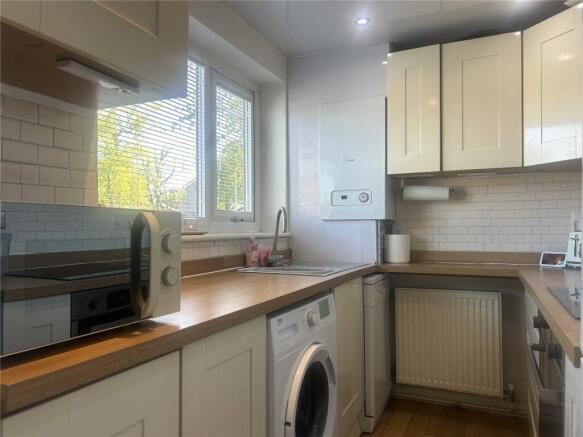 2 bed Semi-Detached for sale Image 6