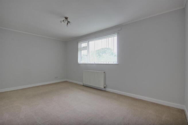 4 bed Detached for sale Image 7