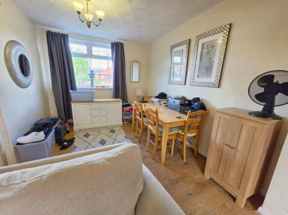3 bed Semi-Detached for sale Image 4