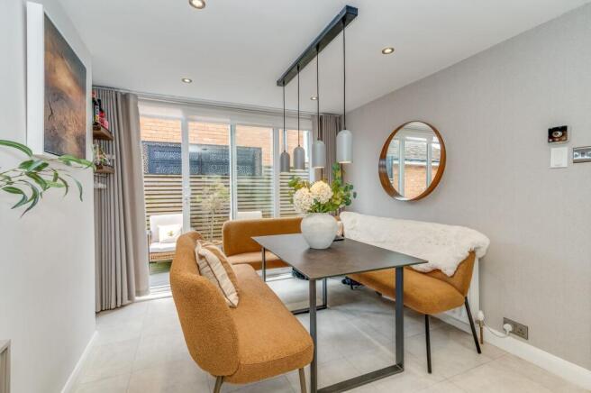 4 bed Detached for sale Image 8