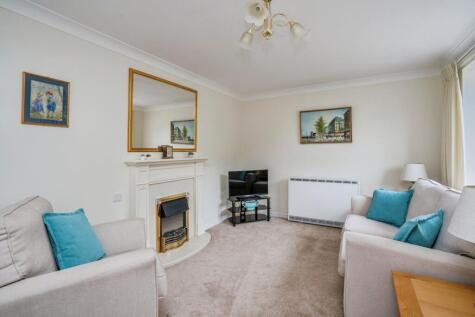 London Road, Cowplain, Waterlooville, Hampshire, PO8