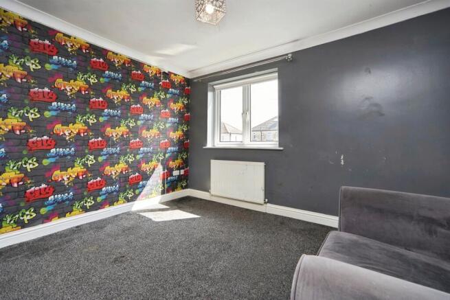 5 bed Detached for sale Image 12