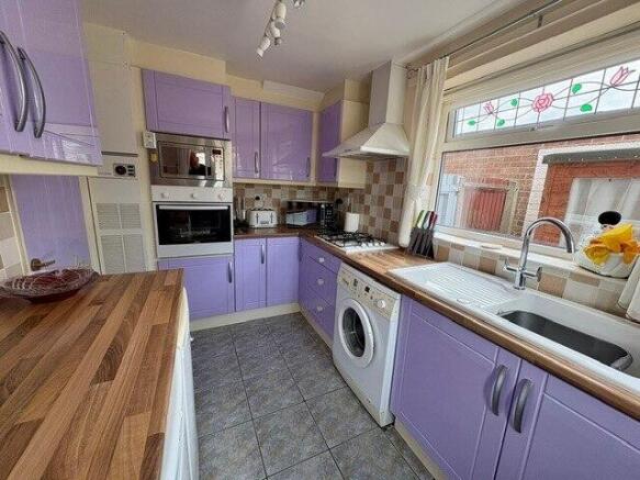 3 bed Semi-Detached for sale Image 5