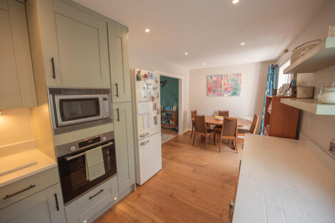 4 bed Town House for sale Image 4