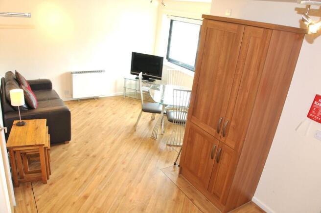 Apt1_2616