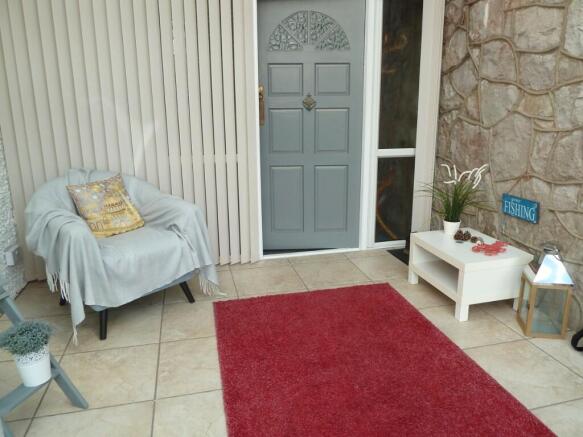 Entrance foyer/porch