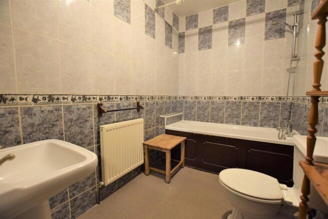 3 bed Terraced to rent Image 6