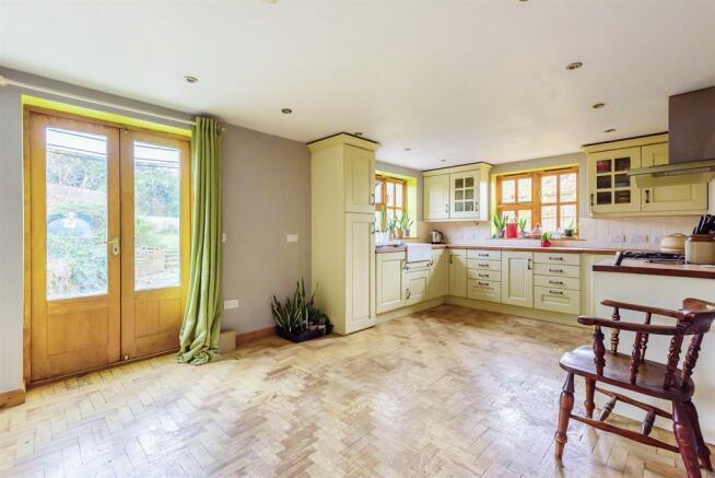 KITCHEN DINING ROOM