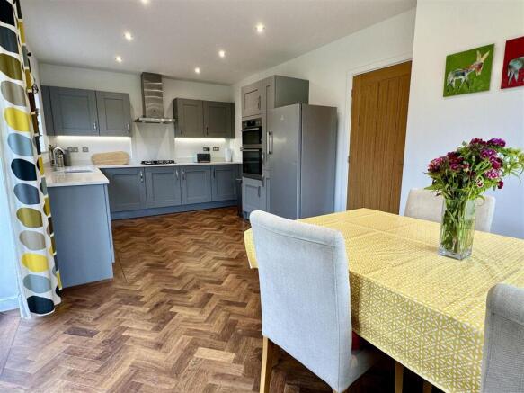 dining/kitchen