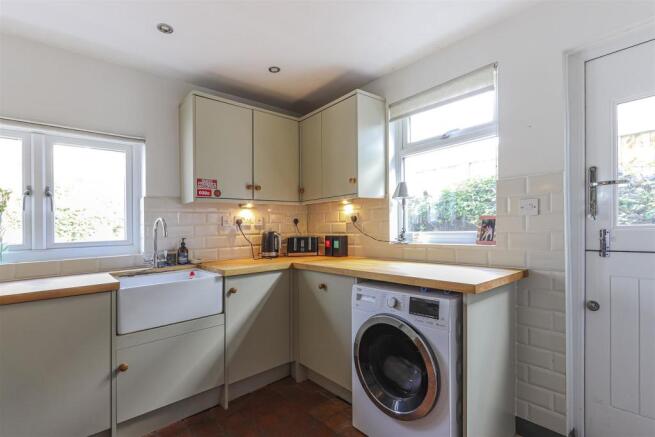 Wyndham Crescent 82-13.jpg