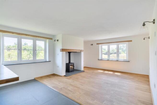 Living area.jpg