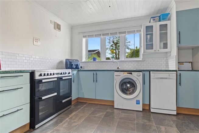 Islandsmead, Swindon, Wiltshire, SN3 photo 2