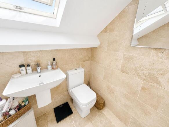 3 bed Apartment for sale Image 11