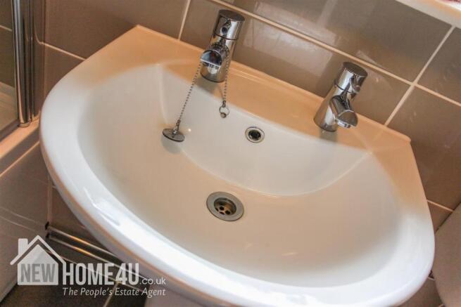 FAMILY BATHROOM: