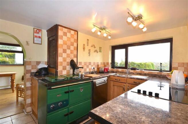 KITCHEN/BREAKFAST RO