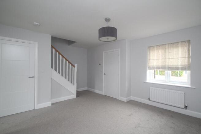3 bed Semi-Detached to rent Image 4
