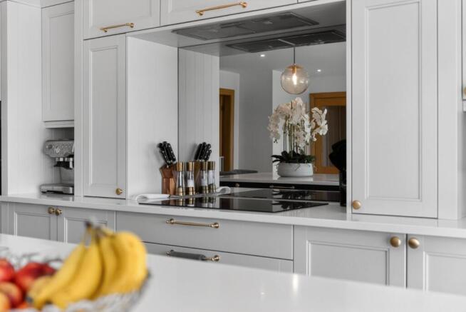 4 bed Detached for sale Image 7